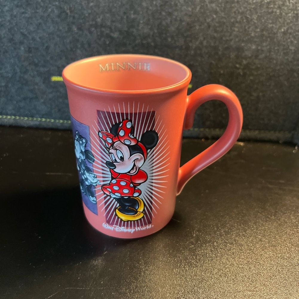 Walt Disney World Images Of Minnie Mouse Mug Pink Coffee Tea Cup Ceramic 12Oz